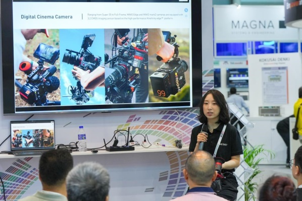 互学互鉴 互利共赢: “中国(北京)联合展台”狮城扬起友谊之帆