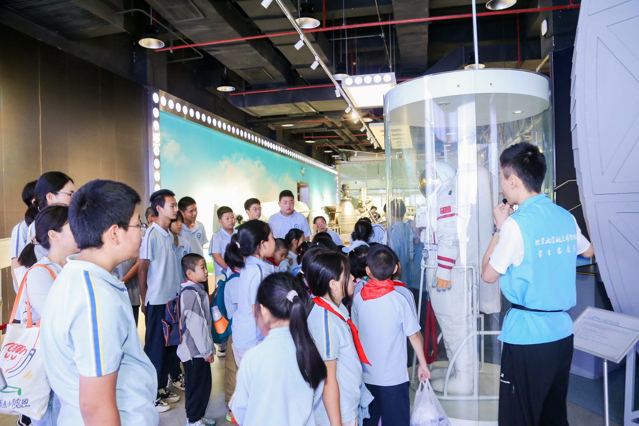 北京“三校共育”点燃山区少年航空梦