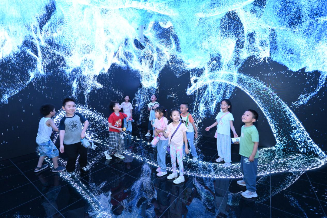 Pick北京市广电局成果19号、7号！赏“视听奇境”，赢幸运好礼 | 北京超高清视听·行！