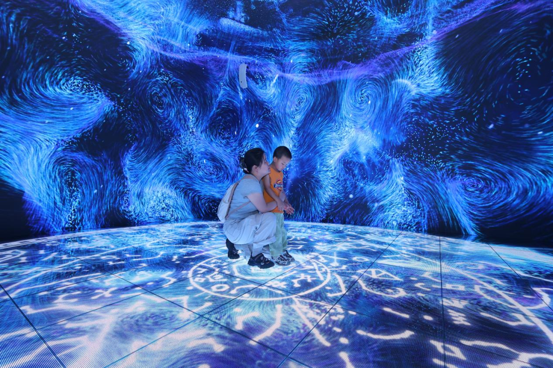 置身“视听奇境”是什么体验？超高清沉浸式场景圈粉无数｜北京超高清视听，行！