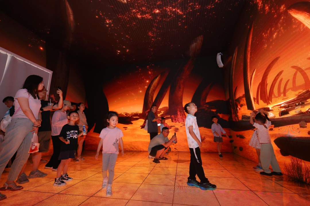 置身“视听奇境”是什么体验？超高清沉浸式场景圈粉无数｜北京超高清视听，行！