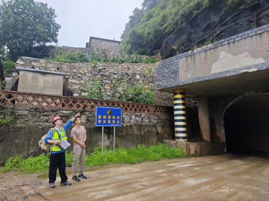 北京市地勘院全力以赴做好强降雨期间地质灾害防范应对