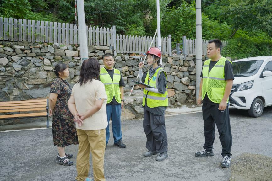 暴雨持续致地灾风险陡增，北京市规划自然资源委延庆分局一线战险情护民生