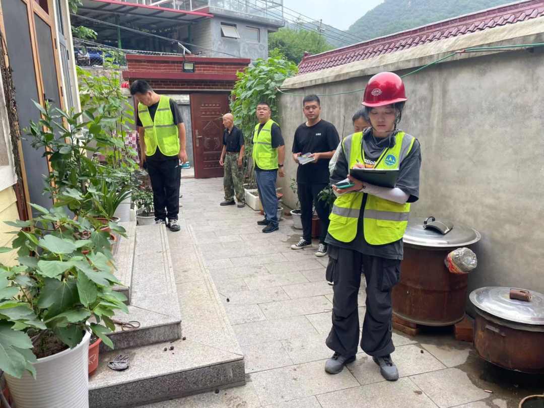 雨中值守 雨后排查——北京市地勘院全力开展地质灾害巡查排查