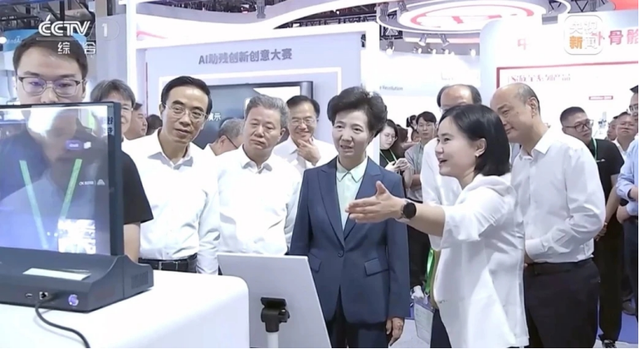 科技护航听障康复，推开声门听到爱