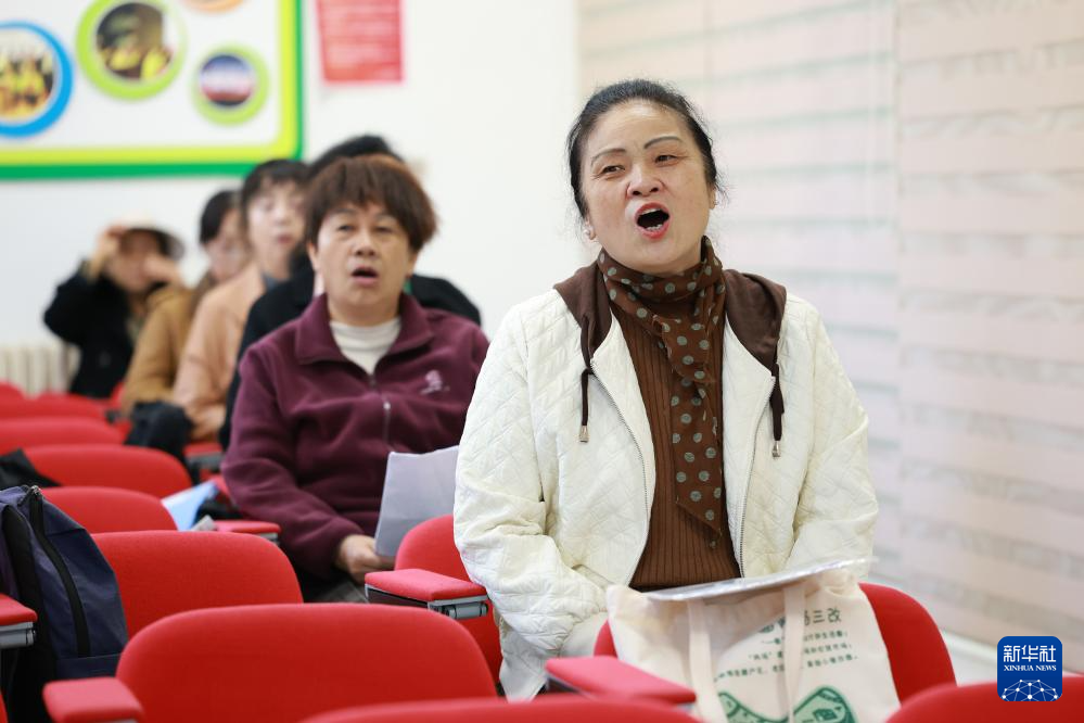 贵阳:社区养老 情满桑榆