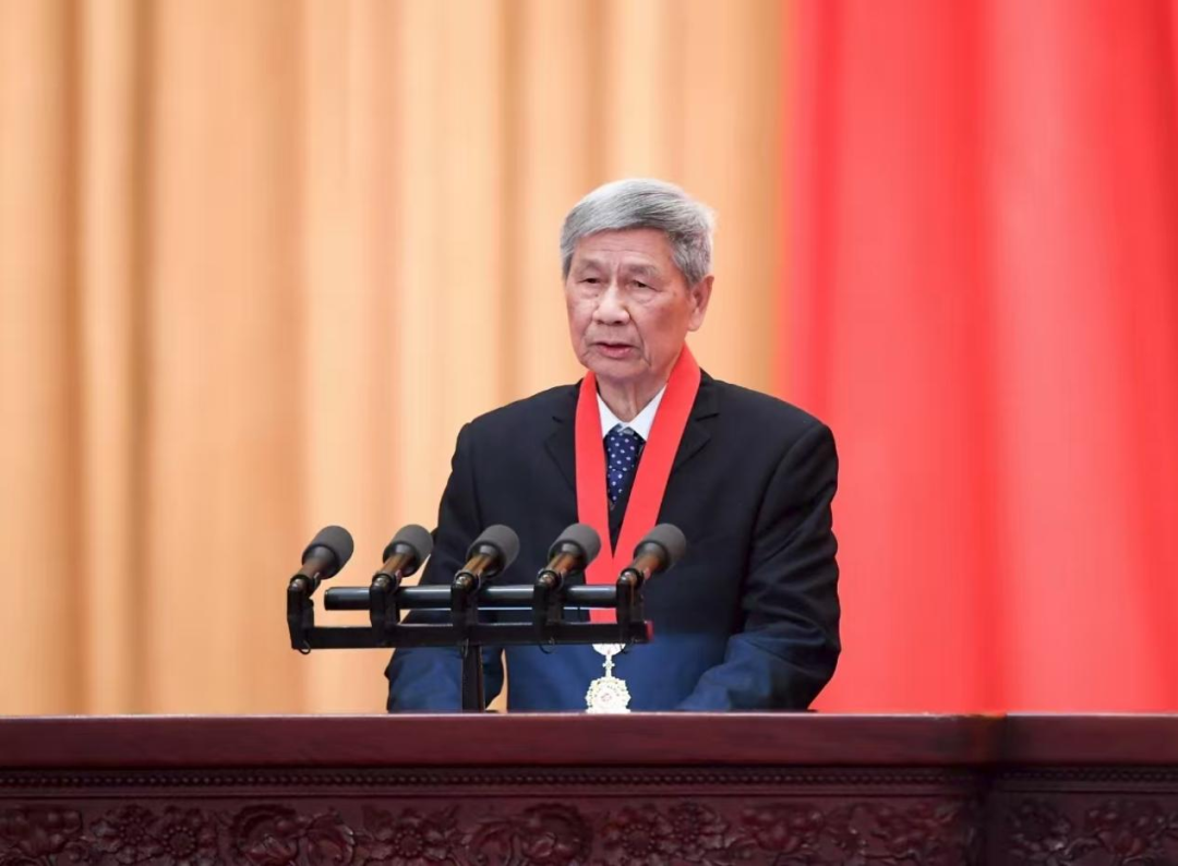 夜读 | 曾庆存:男儿若个真英俊,攀上珠峰踏北边 夜读 | 曾庆存:男儿若个真英俊,攀上珠峰踏北边