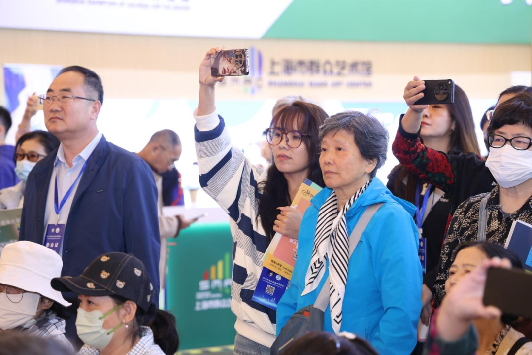 老年教育课程创新如何赋能银发经济生态构建