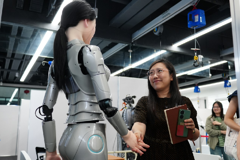 教师AI素养UP！上海开放大学实地解锁“人机协同”新课堂