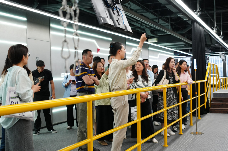 教师AI素养UP！上海开放大学实地解锁“人机协同”新课堂