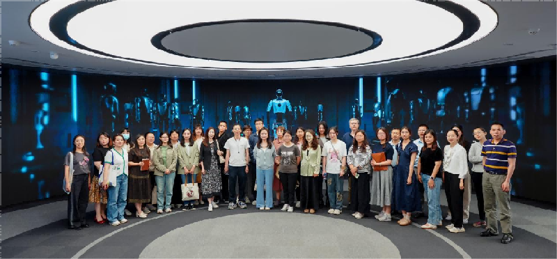 教师AI素养UP！上海开放大学实地解锁“人机协同”新课堂