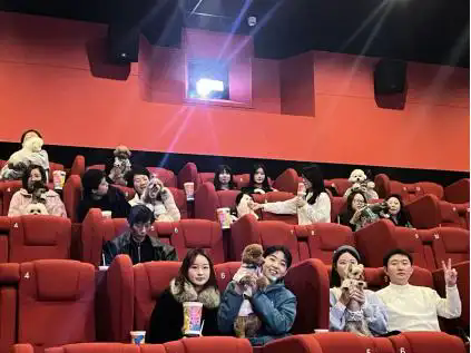 《疯狂动物城2》内地票房突破21亿,不只抢票还抢胡萝卜桶! 《疯狂动物城2》内地票房突破21亿,不只抢票还抢胡萝卜桶!