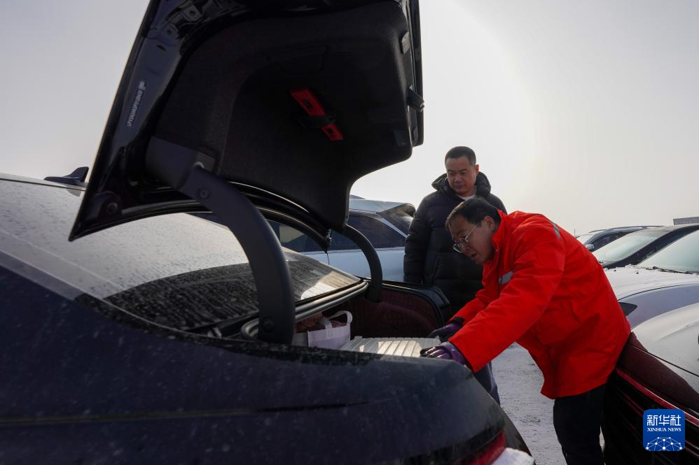 新春走基层丨给爱车买张春运火车票