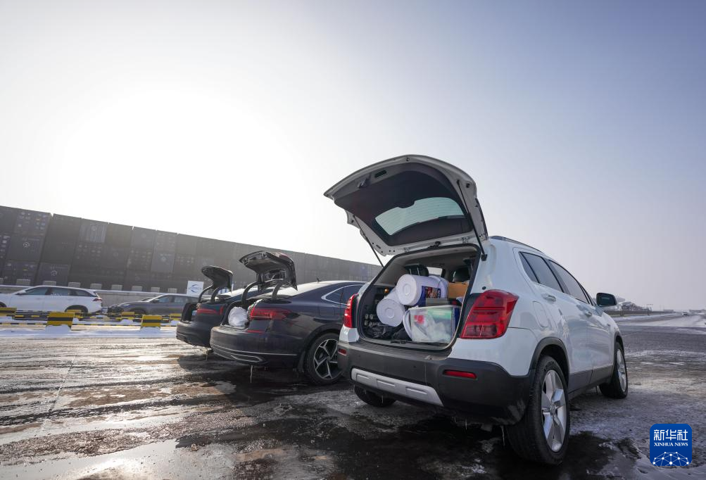 新春走基层丨给爱车买张春运火车票