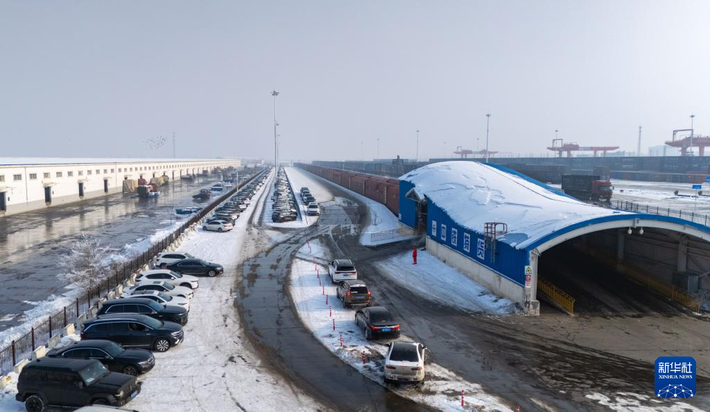 新春走基层丨给爱车买张春运火车票