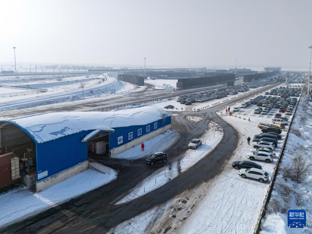 新春走基层丨给爱车买张春运火车票