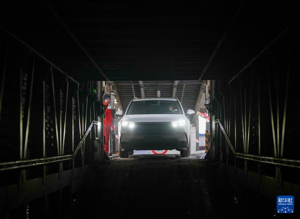 新春走基层丨给爱车买张春运火车票