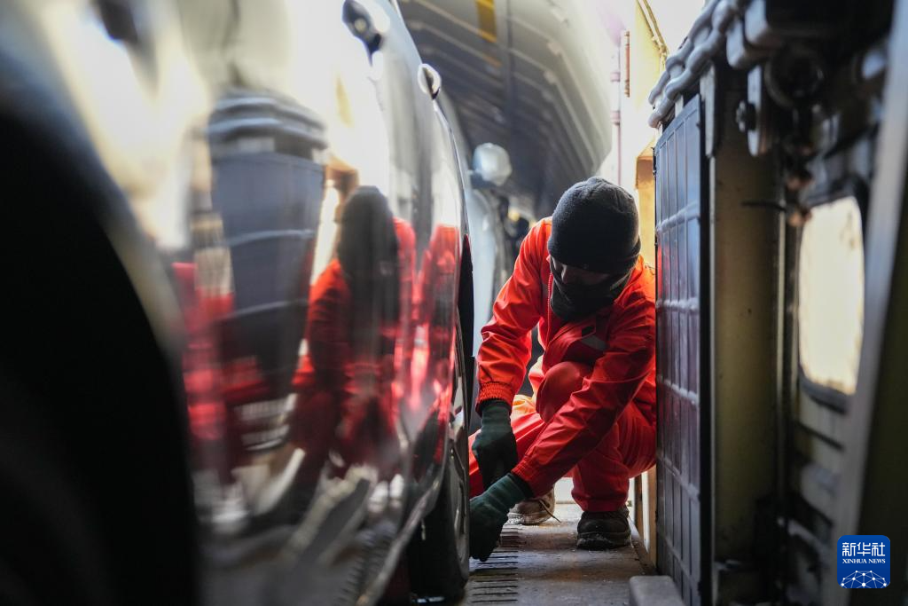 新春走基层丨给爱车买张春运火车票